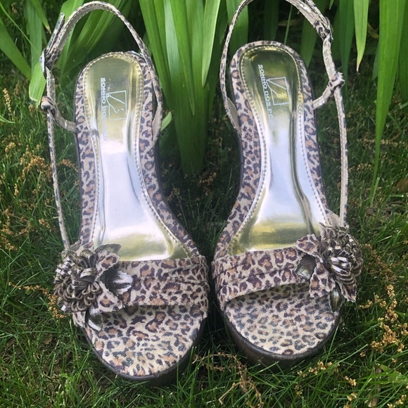 Sonho dos Pés Cheetah Platform Sandals - Picture 8 of 16